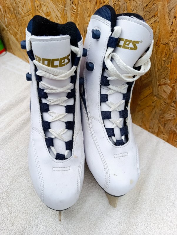 Lyžařská přilba UVEX - velikost 51-55