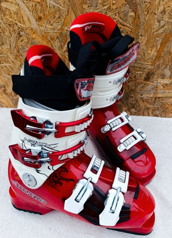 Lyžařská přilba UVEX - velikost 51-55