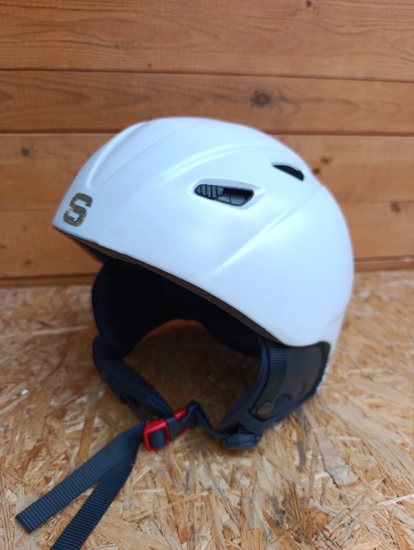 Přilba na lyže Cébé 